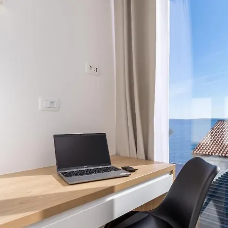 Chillzone - 20m To The Sea, Heated Pool Apartmán *