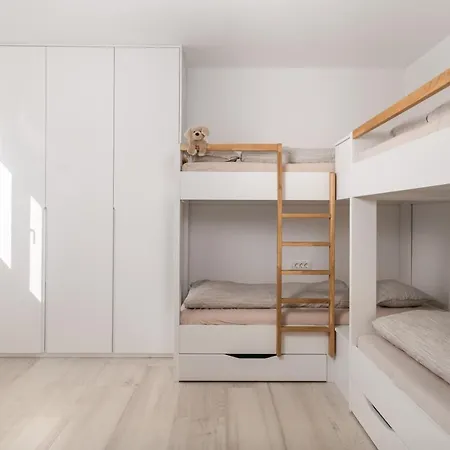 Chillzone - 20m To The Sea, Heated Pool *