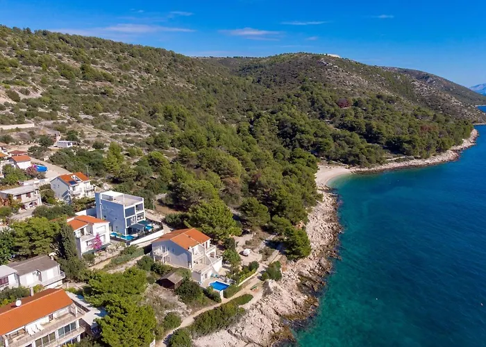 Chillzone - 20m To The Sea, Heated Pool