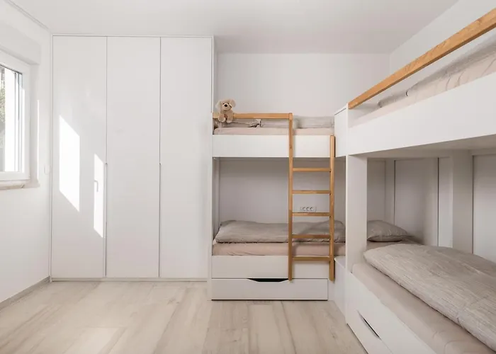 Chillzone - 20m To The Sea, Heated Pool *