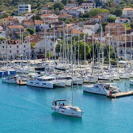 Chillzone - 20m To The Sea, Heated Pool