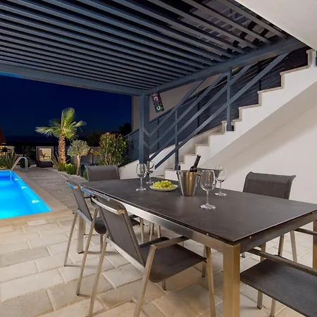 아파트 Chillzone - 20m To The Sea, Heated Pool