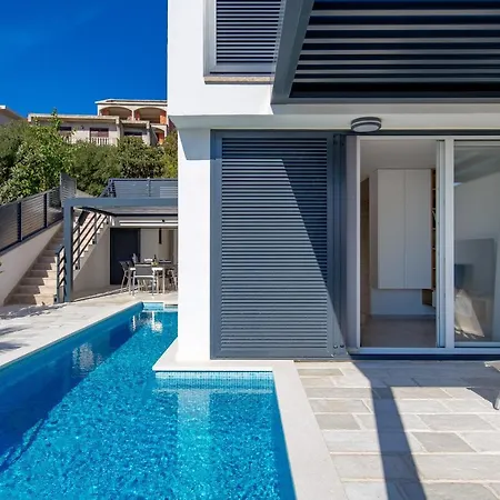 Apartman Chillzone - 20m To The Sea, Heated Pool