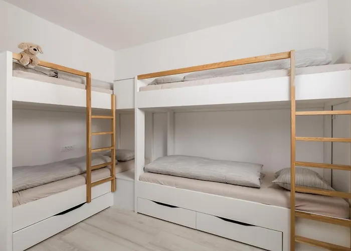 Chillzone - 20m To The Sea, Heated Pool Apartman