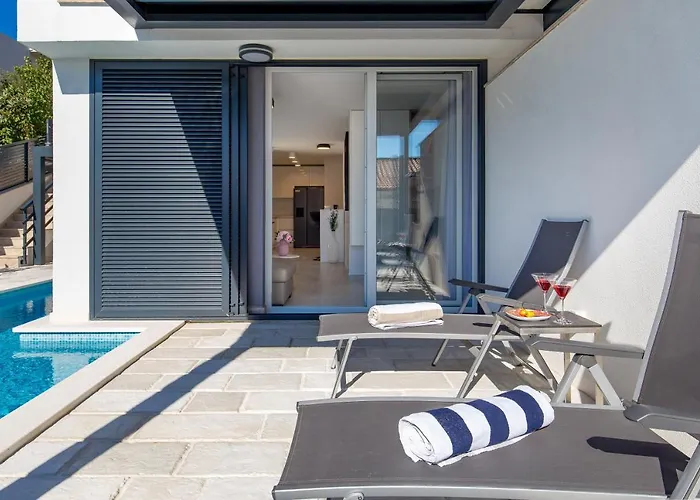 Apartman Chillzone - 20m To The Sea, Heated Pool *