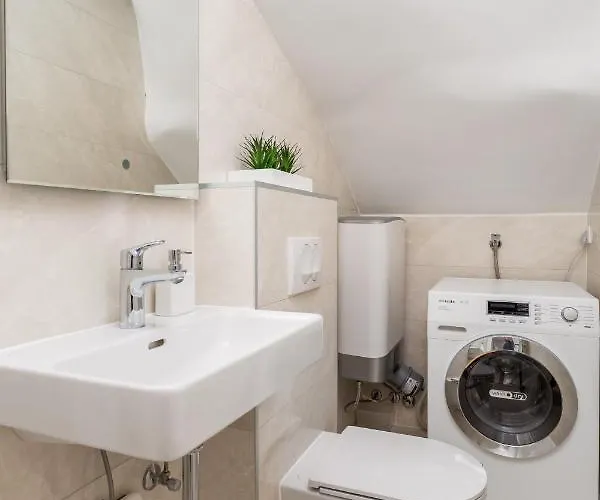 Apartman Chillzone - 20m To The Sea, Heated Pool Trogir