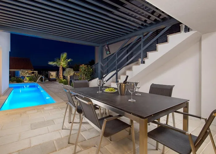 Apartman Chillzone - 20m To The Sea, Heated Pool