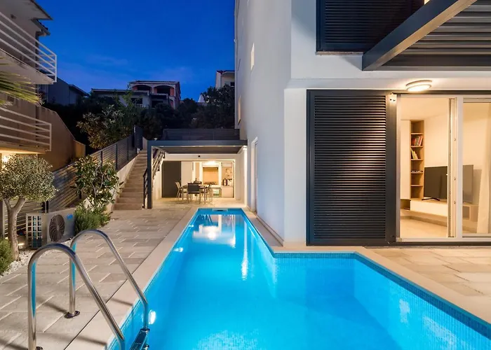 Chillzone - 20m To The Sea, Heated Pool Trogir